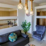 Savvas Apartment Tolo