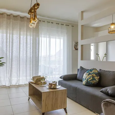Savvas Apartment Tolo