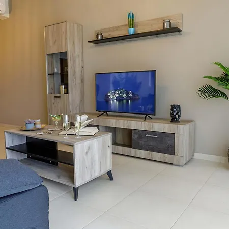 Savvas Apartment *